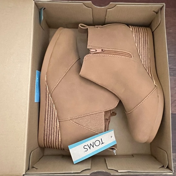 NEW! Toms Kelsey Wedge Bootie - Size 2 - Picture 7 of 7